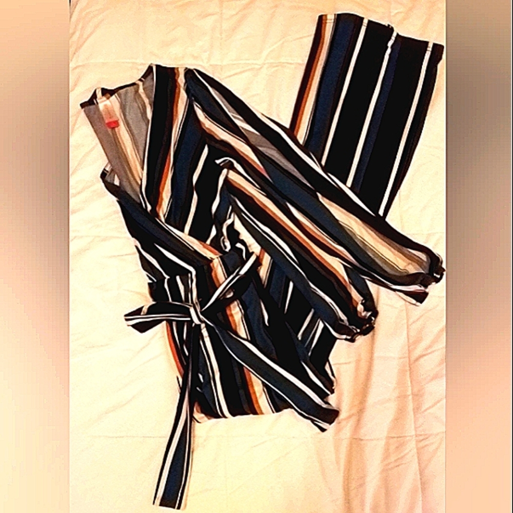 No Boundaries Women's Medium Sz Med (7-9) Jumpsuit, pants and open long sleeves.